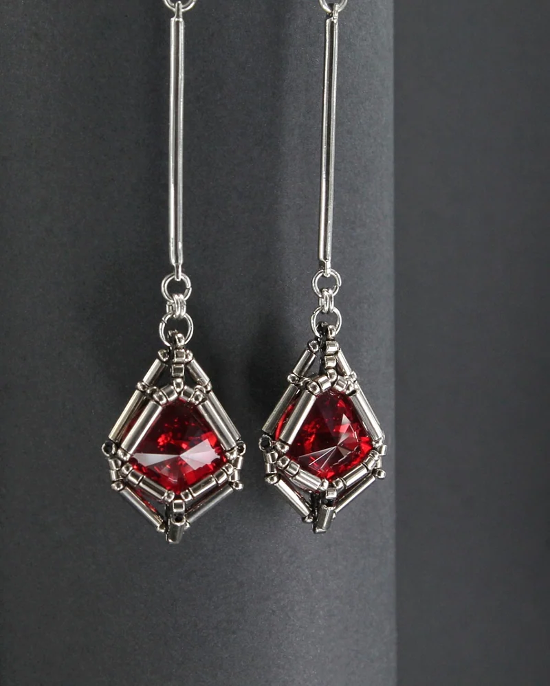 Вечерние красные серьги "Scarlet noir" — Основной