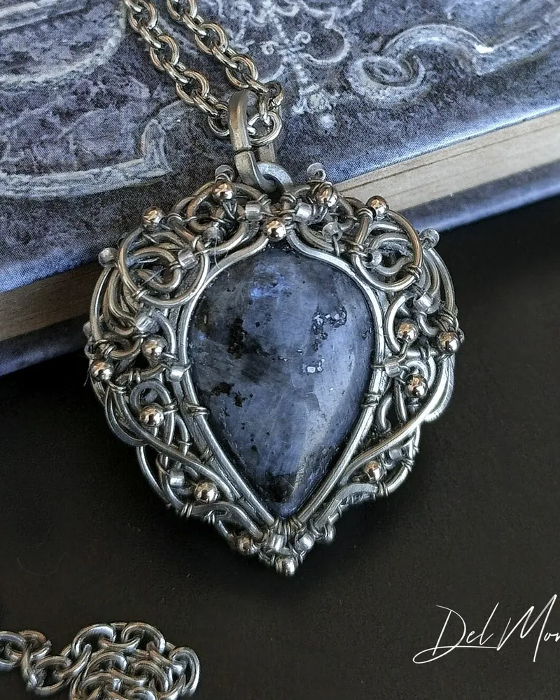 Кулон «Cold Heart» с ларвикитом — Серебристый, Ларвикит 1