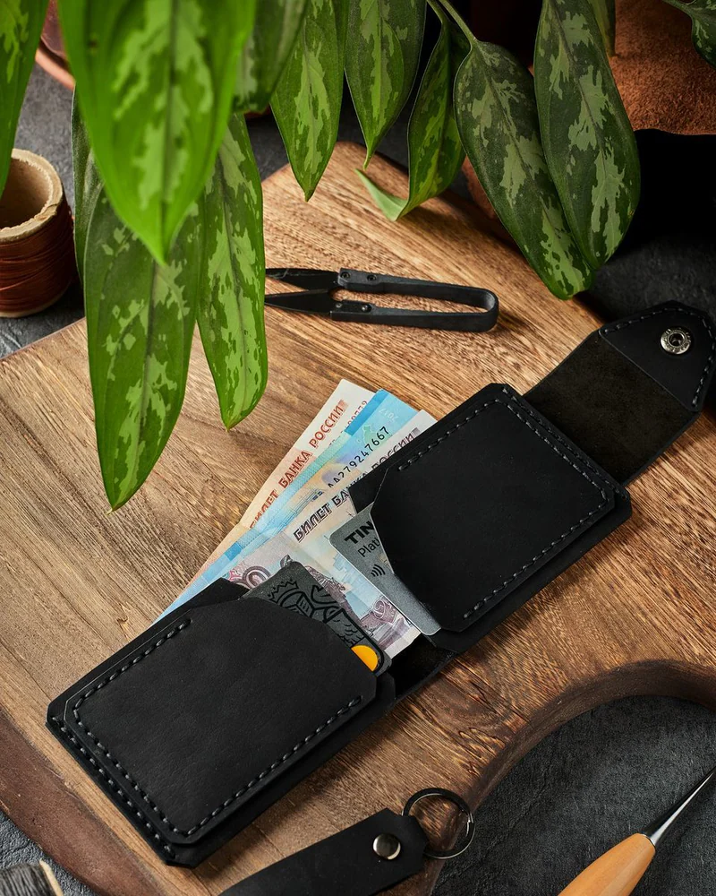 Кошелек из натуральной кожи HELFORD Compact — Чёрный матовый