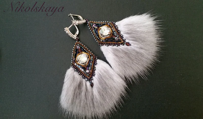 Серьги с мехом,вышитые бисером, кристаллами и жемчугом, коричневый