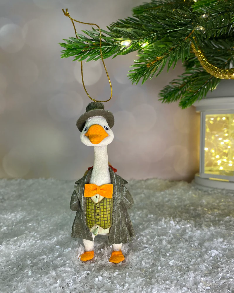 Ёлочная игрушка «Гусь с цветами»
