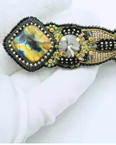 Заколка с лабрадором и Swarovski ручной работы