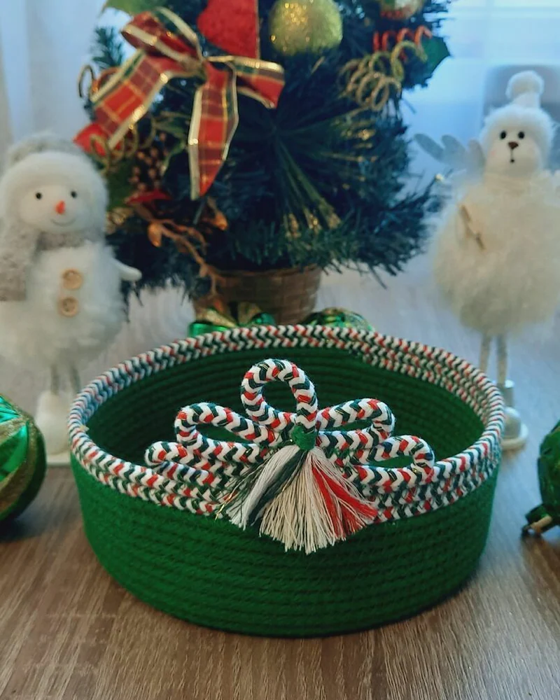 Новогодняя корзина из шнура — мультиколор