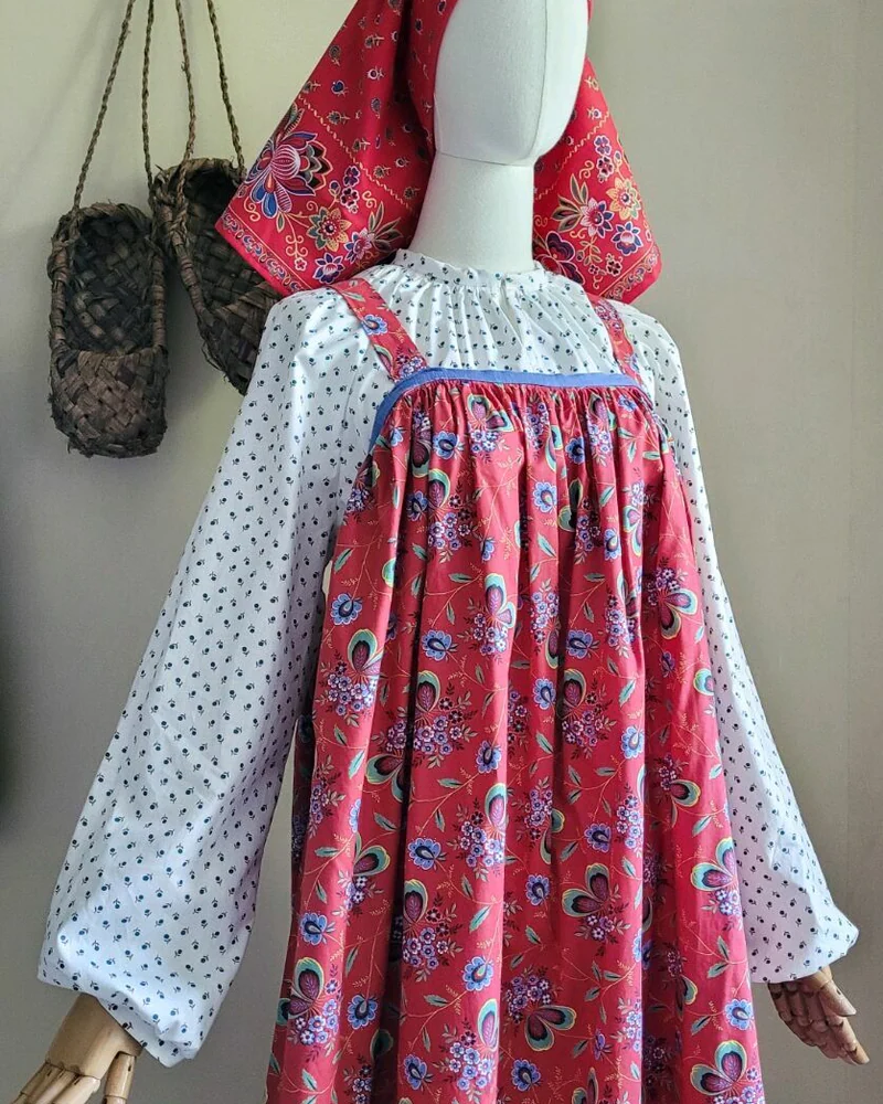 Блуза народная с цветочным рисунком, красная