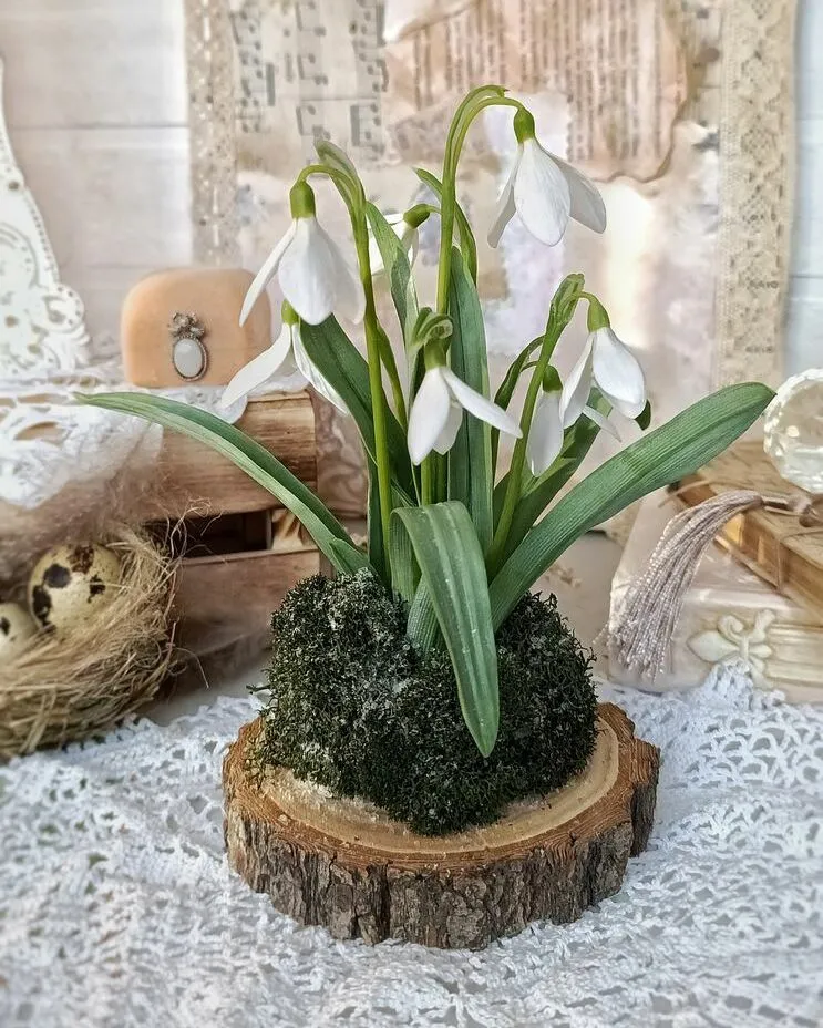 Подснежники из полимерной глины холодный фарфор ручной работы — Подснежники на пне