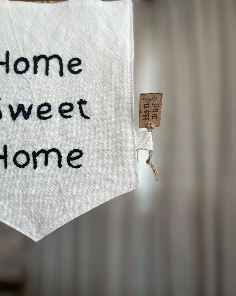 Настенное панно Home Sweet Home — флажок с вышивкой — Основной