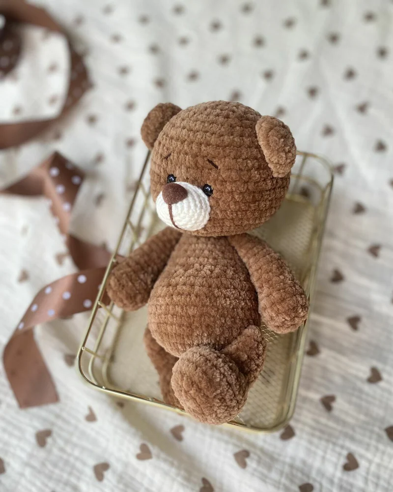 Вязаный коричневый мишка амигуруми