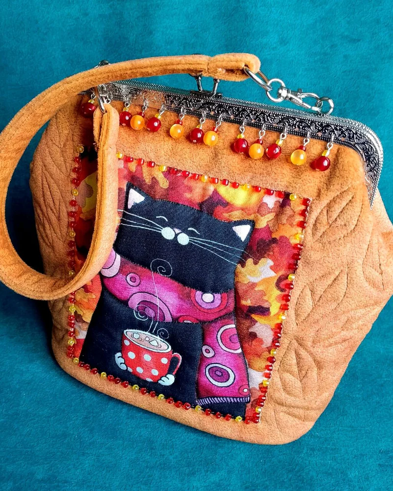Сумочка с фермуаром «Котик» из флока, рыжая