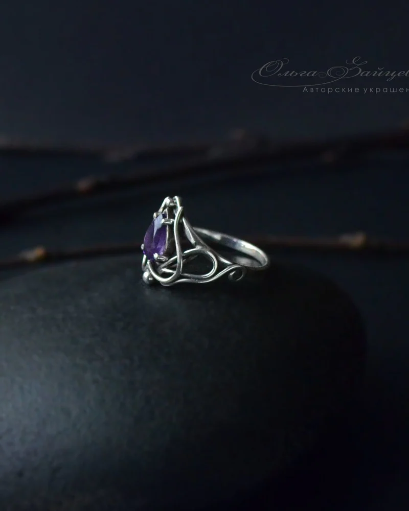 Кольцо с аметистом Violet Перстень с камнем (фиолетовый камень)