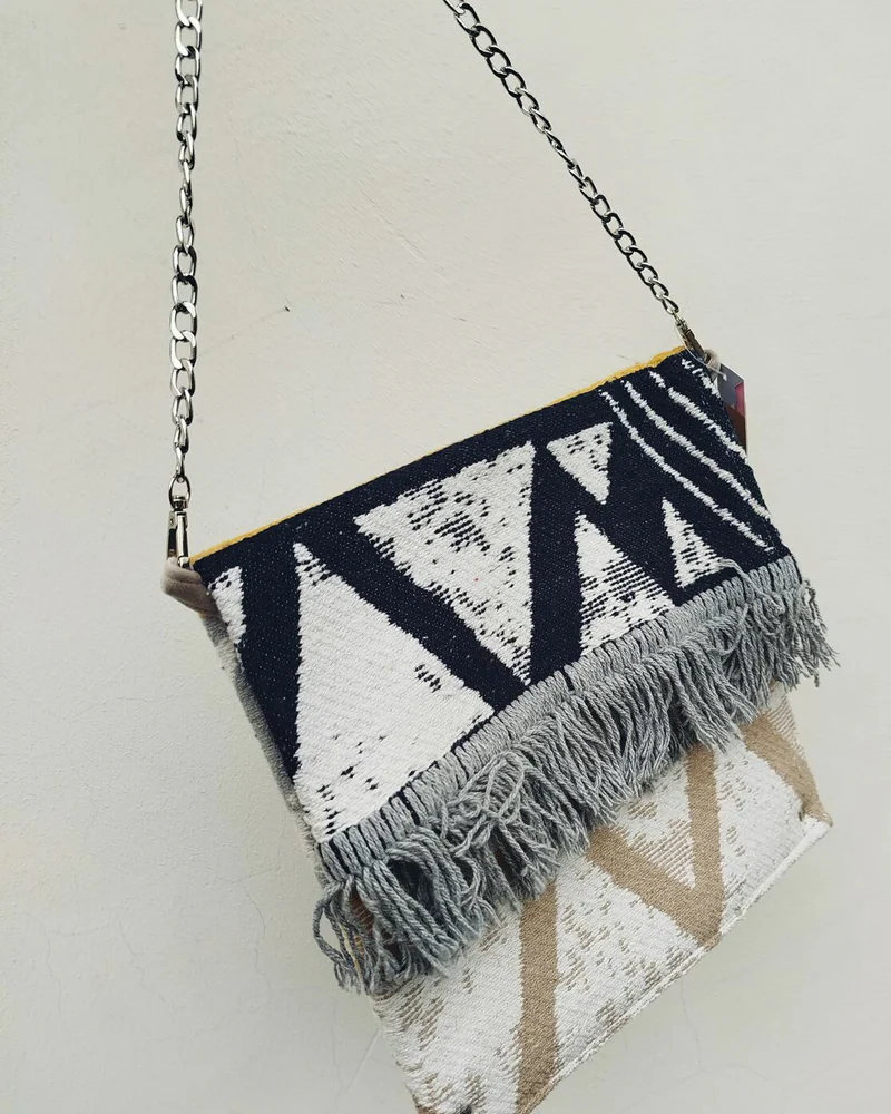 Клатч роллтоп из ковра. ТРЕНД