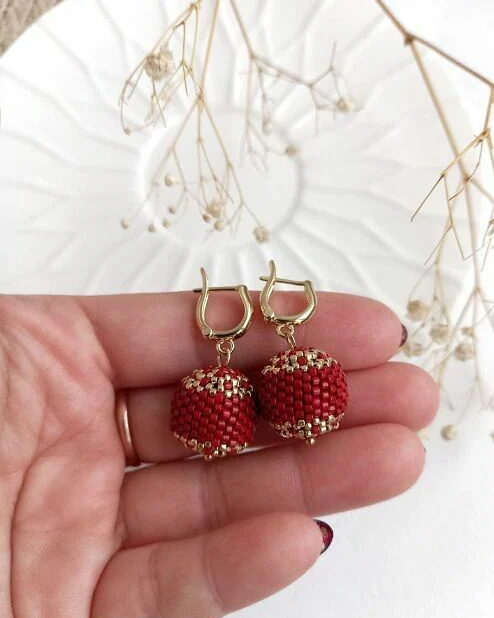 Серьги Шарики Сферы из бисера бордовый золотой подарок девушке