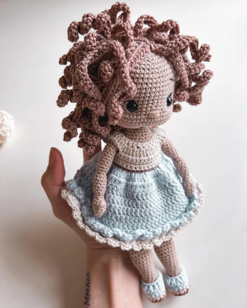Кукла маленькая