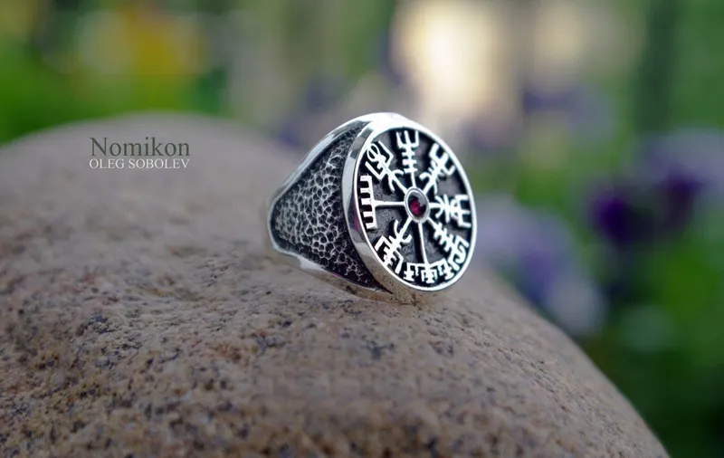 Перстень Vegvisir (Рунический компас)