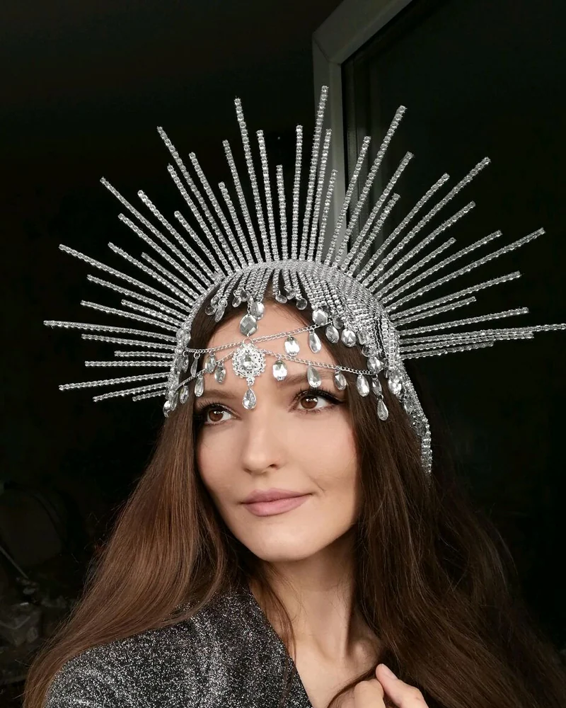 Серебряная корона с тикой — Серый