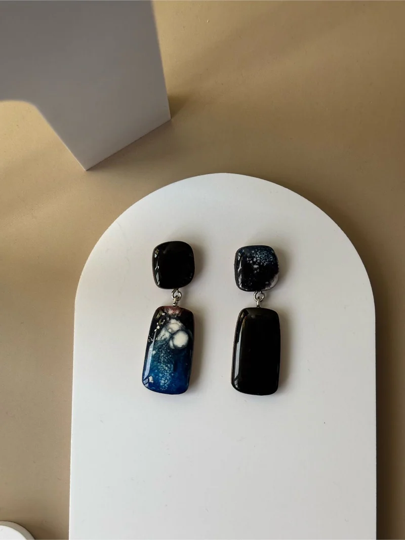 Серьги чёрные