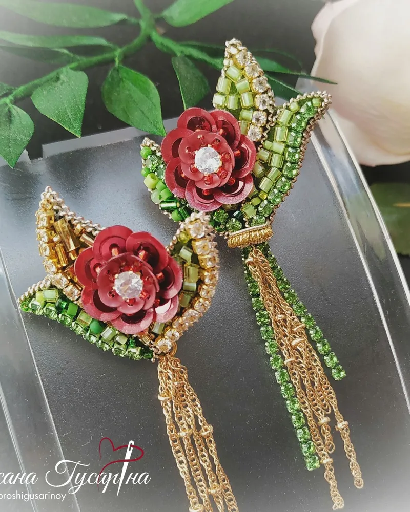 Серьги Цветы — красный с зелёным
