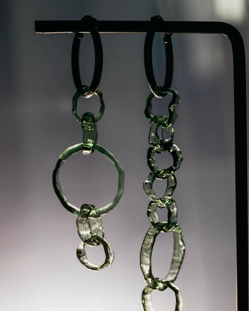 Серьги асимметричные из стекла