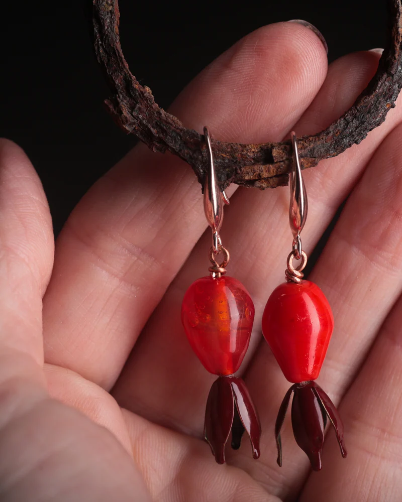 Серьги асимметричные Шиповник красный