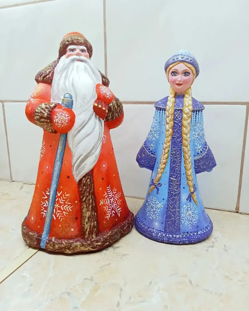 Дед Мороз и Снегурочка СССР с авторской росписью «Зимний закат», красный и голубая — Красный и голубая