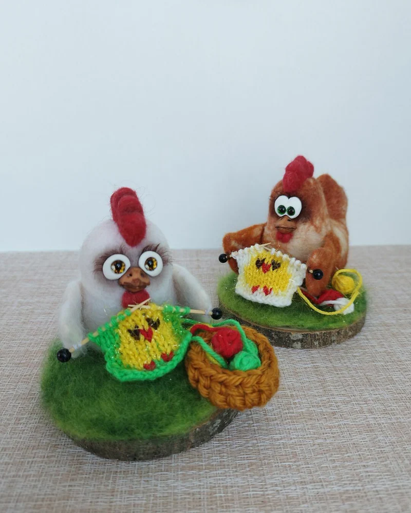 Курица игрушка из шерсти, Войлочная игрушка курочка