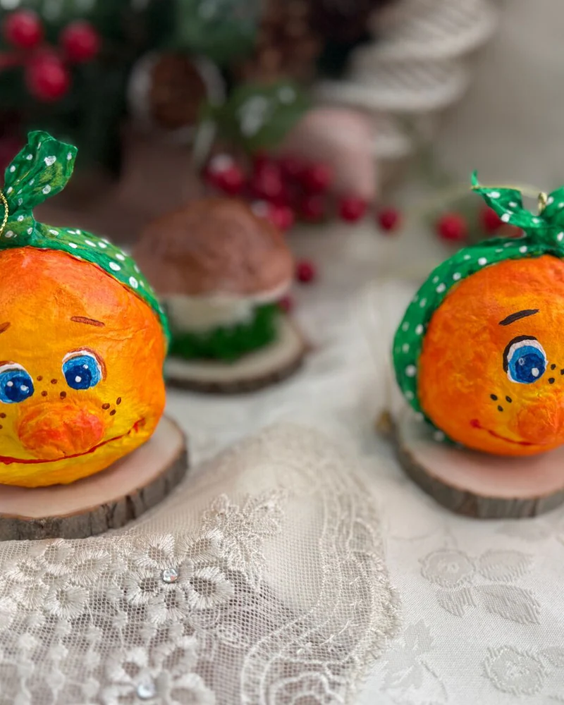 Ёлочные игрушки. Ватная игрушка Колобок — жёлтый