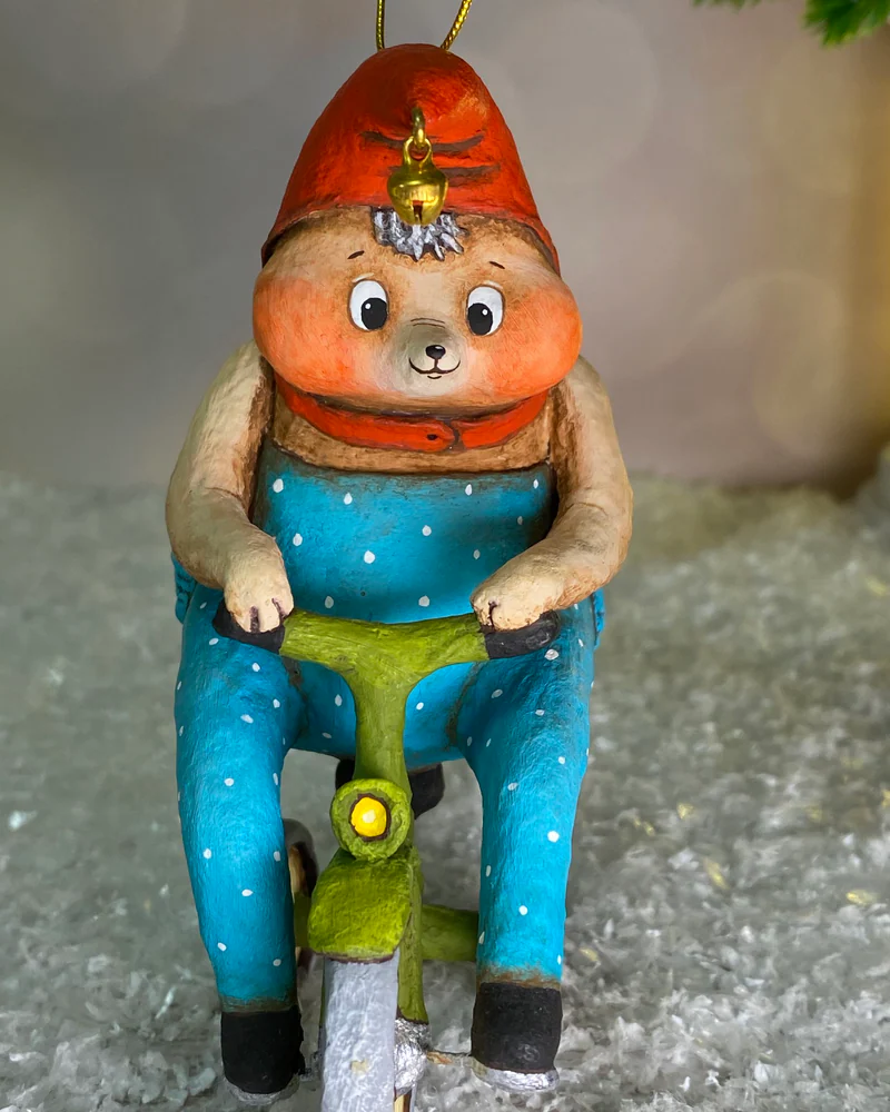 Ёлочная игрушка «Ежик на велосипеде»