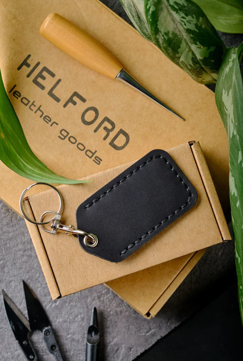 Брелок-чехол для ключей из натуральной кожи HELFORD Smart чёрный