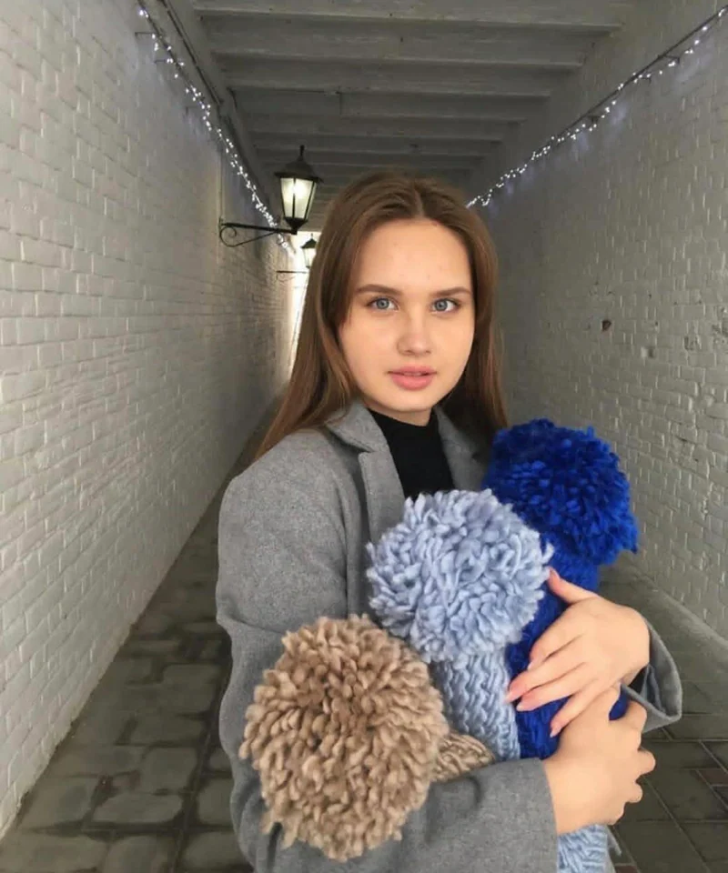 шапка с помпоном