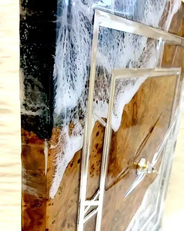 Настенные квадратные часы Прибой с карагачом коричнево-серебристые, 35*35*2,5см