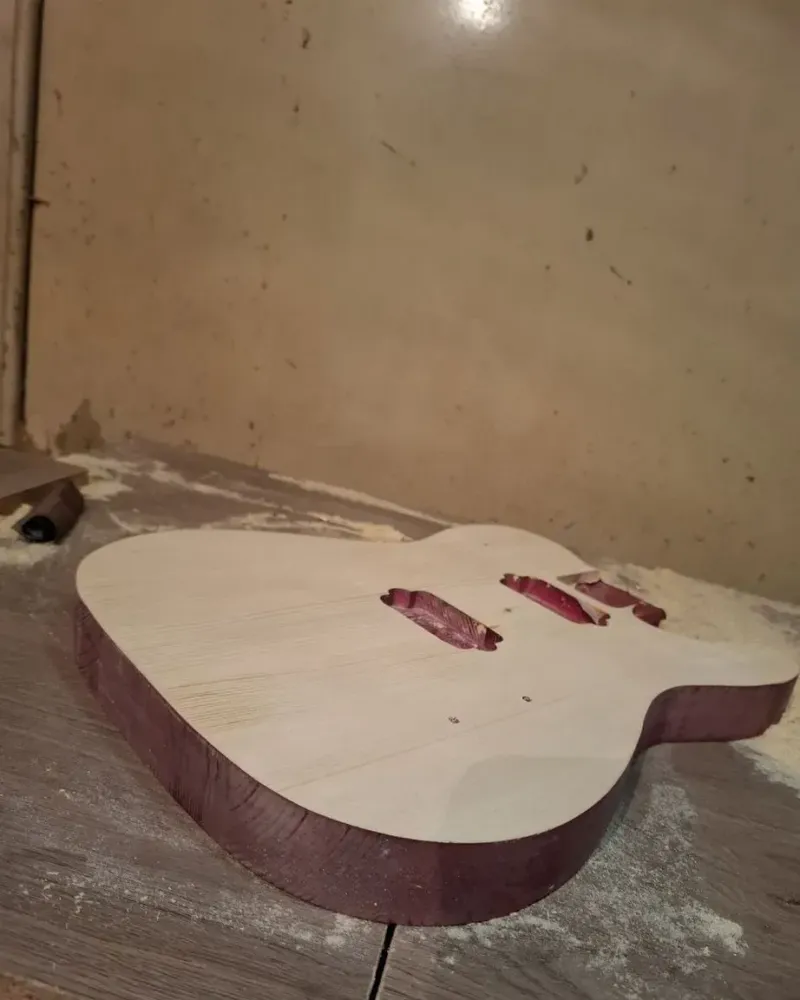 Корпус для электрогитары Telecaster HH из сосны — Сосна