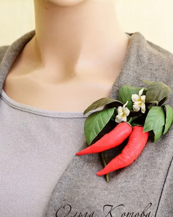 Красные перчики Брошь из кожи яркое