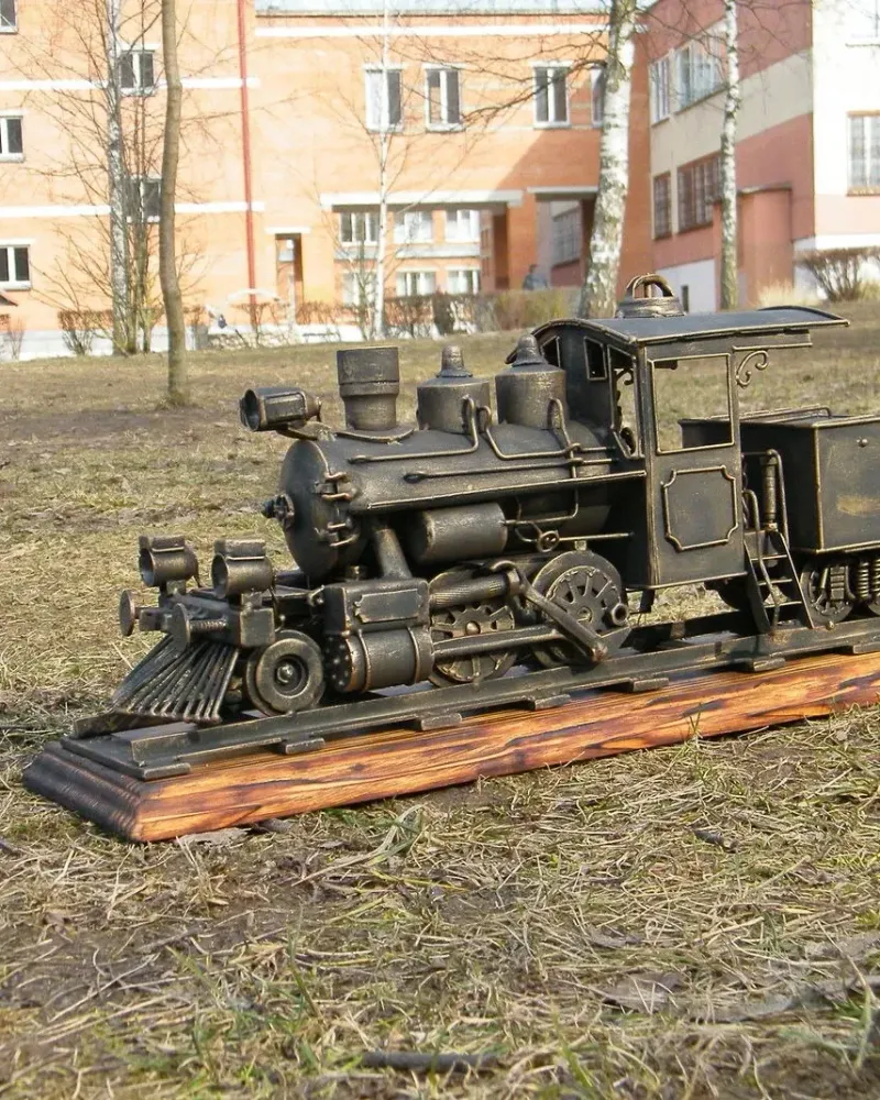 Стимпанк паровоз — Основной