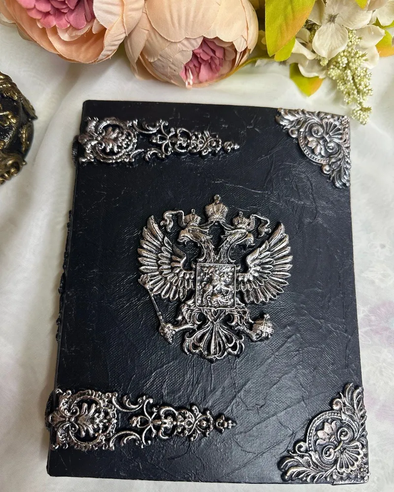 Ежедневник со сменным блоком — Чёрный с серебристым декором — Чёрный с серебристым декором