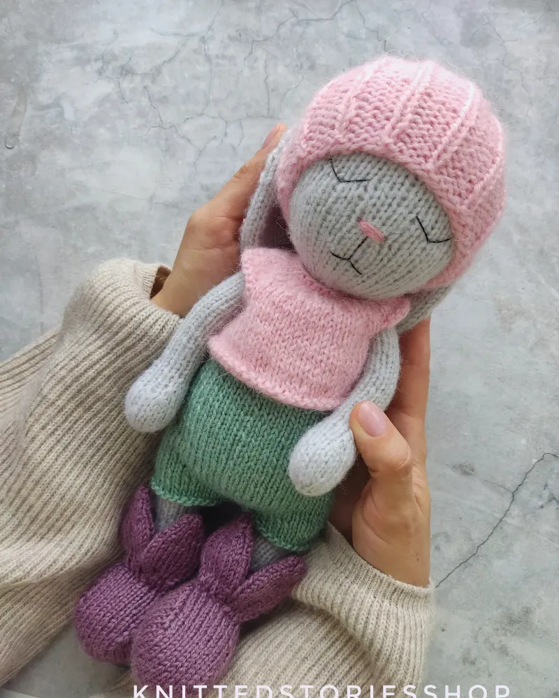 Сонный зайка — В розовой пижаме