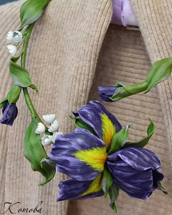 Колье Ирисы из кожи цветочное ожерелье цветы желтые сливочное масло