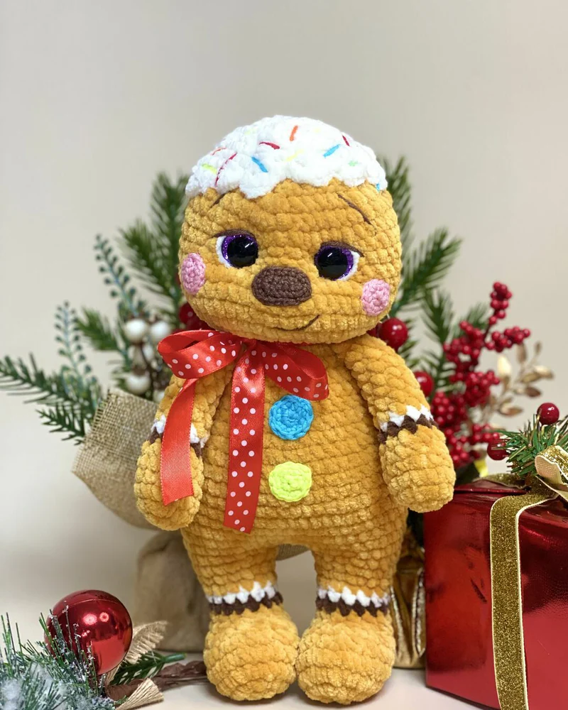 Вязаный пряничный человечек амигуруми