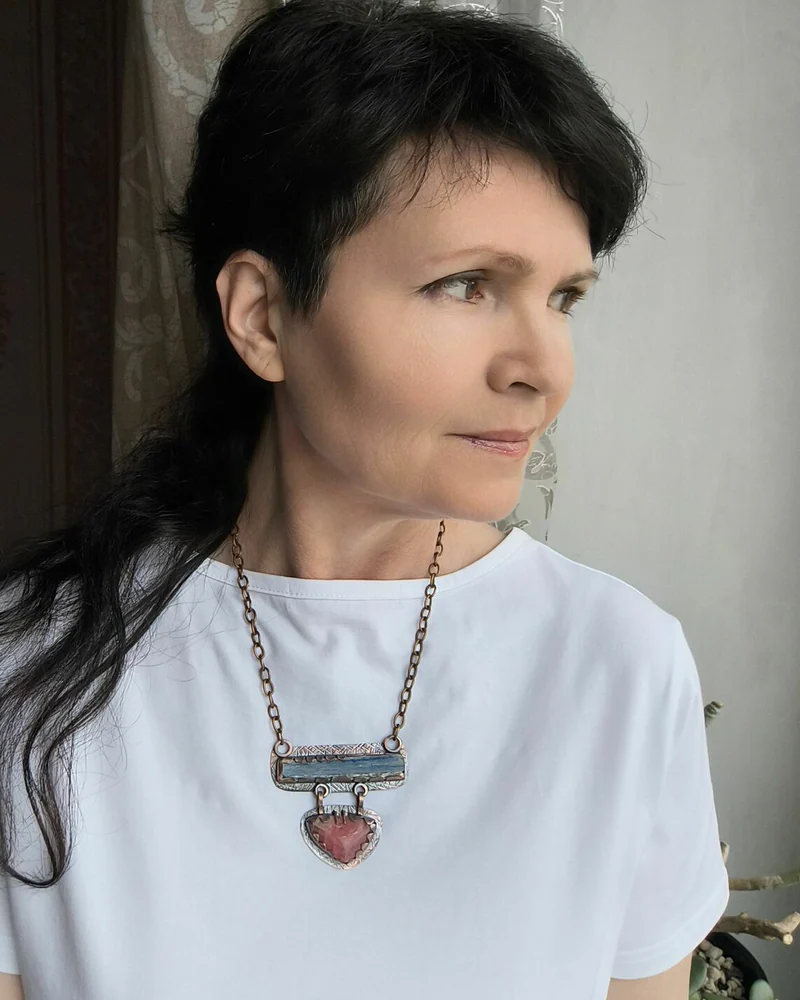 Кулон "Аврора" родохрозит, кианит, медь