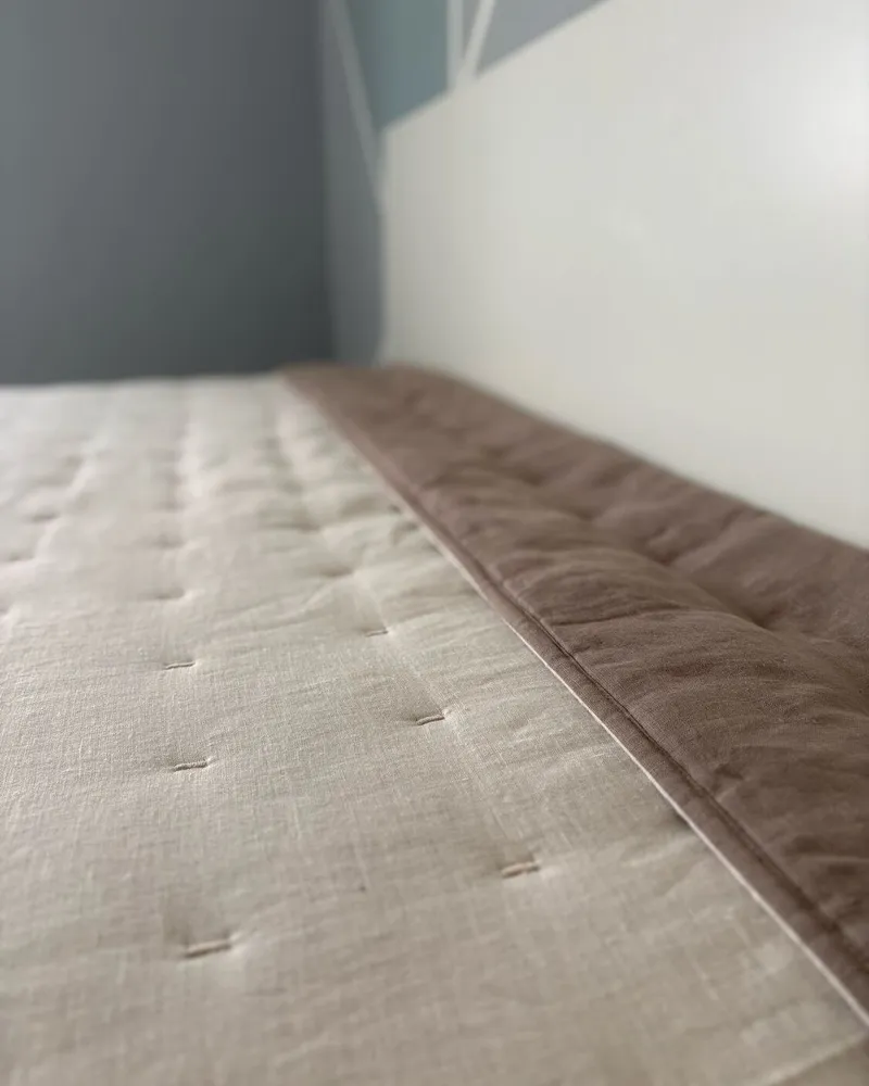 Льняное точечно-стеганое покрывало "Кофе с молоком" — Кофе с молоком