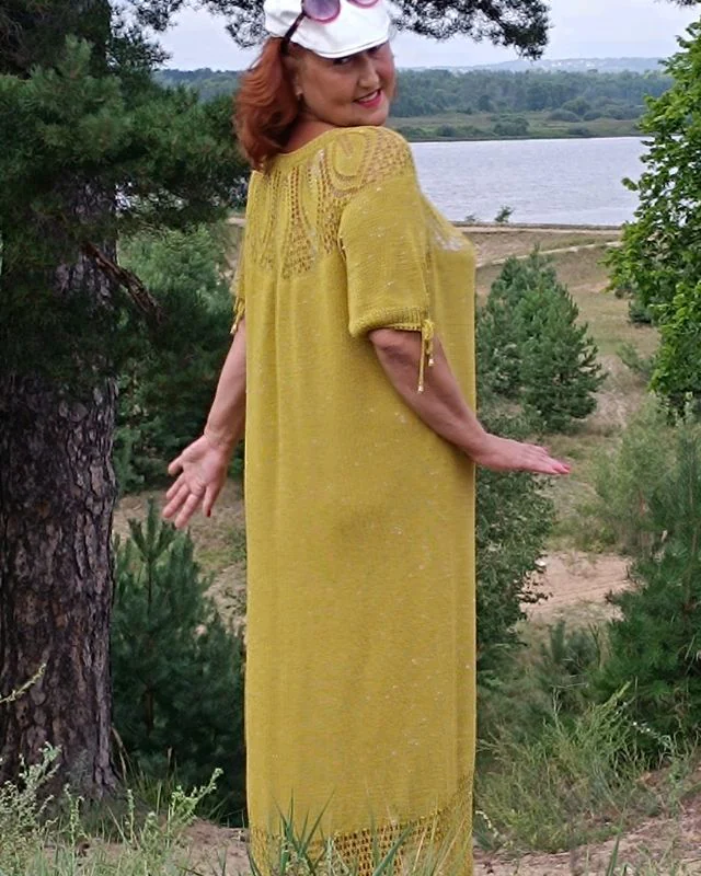 Вязаное праздничное платье оверсайз фисташка с пайетками Ивушка