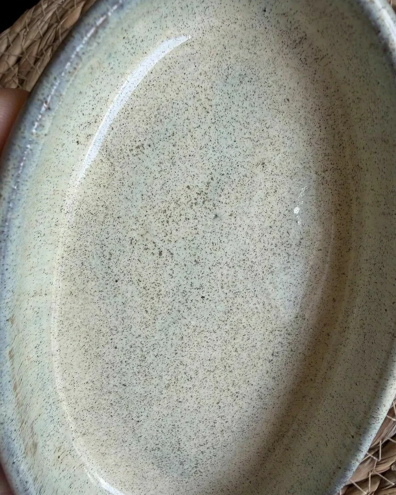 Овальный поднос, бежевая глазурь, 14 × 8 см — керамика ручной работы