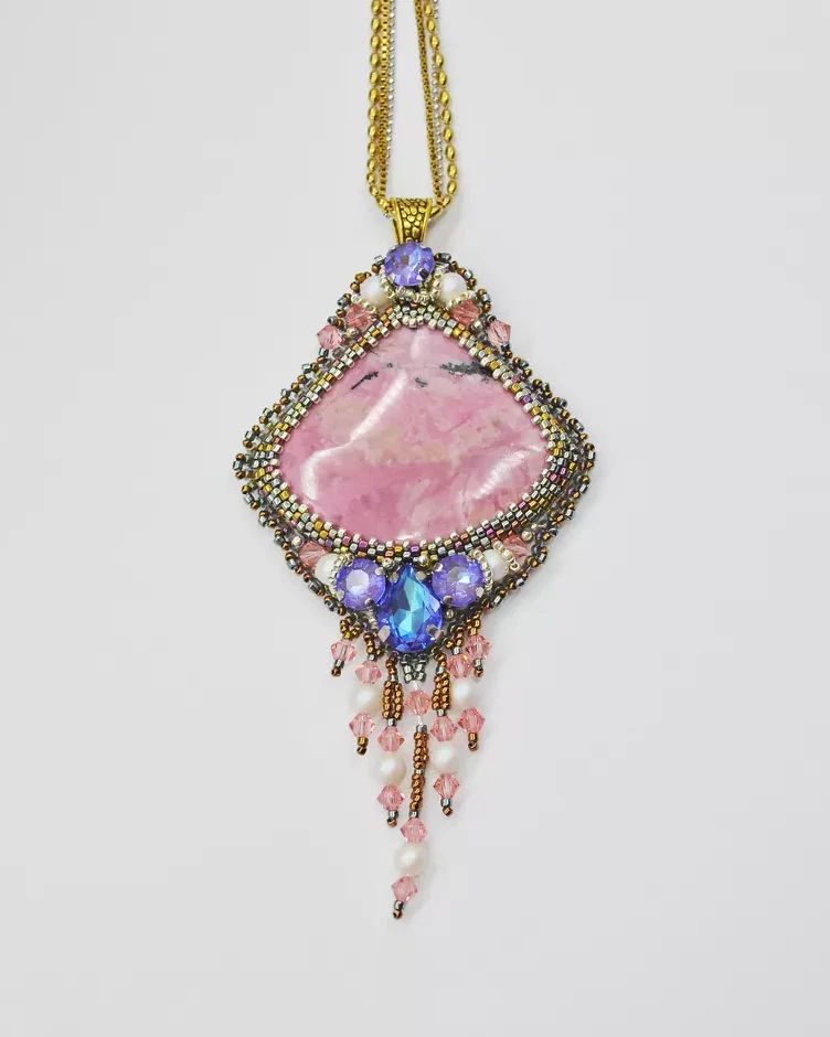 Кулон с родонитом и Swarovski