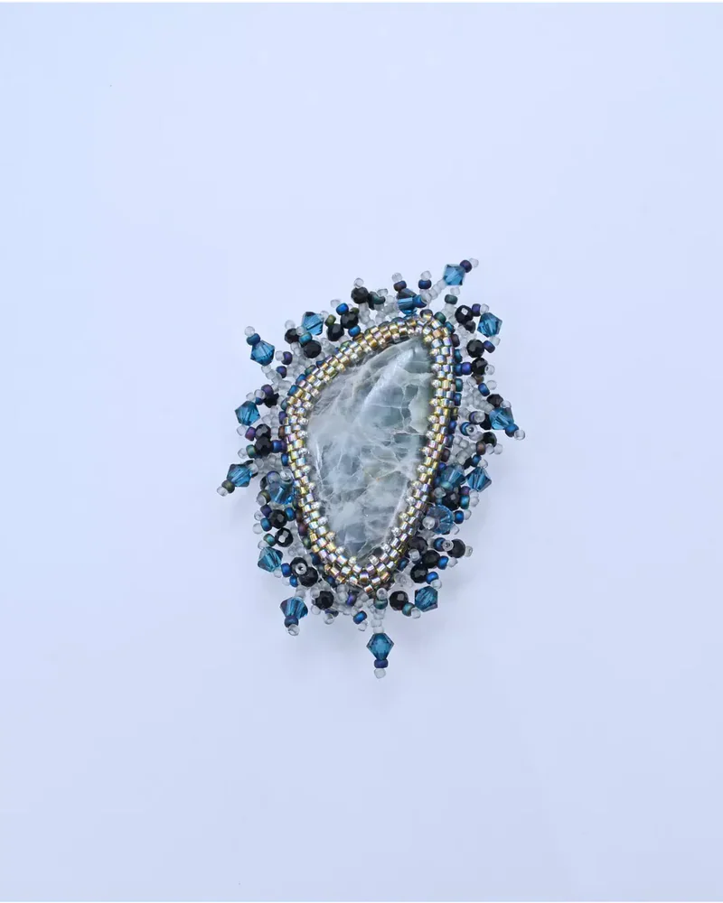 Авторский брошь с офитом и Swarovski