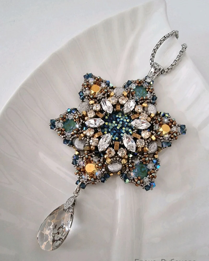Кулон «Весенний» с кристаллами Swarovski