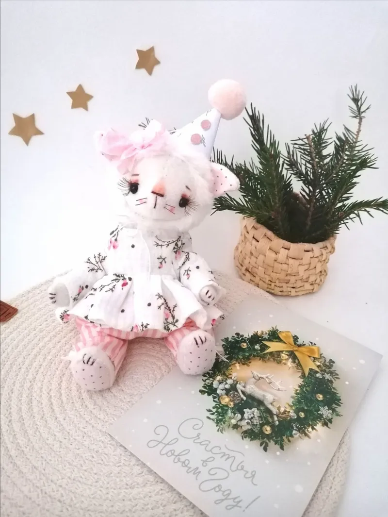 Белая кошечка, 18 см