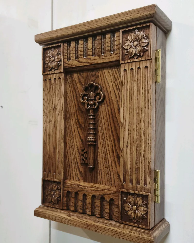 Ключница из дуба — коричневая