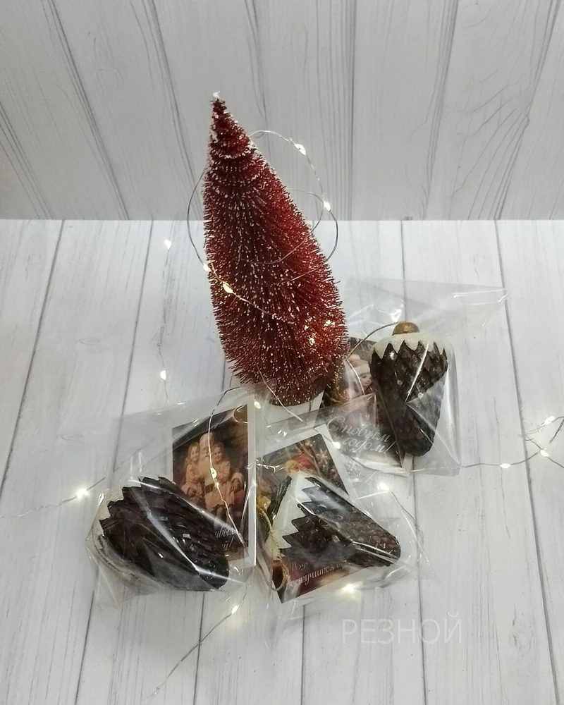 Елочные игрушки Шишки