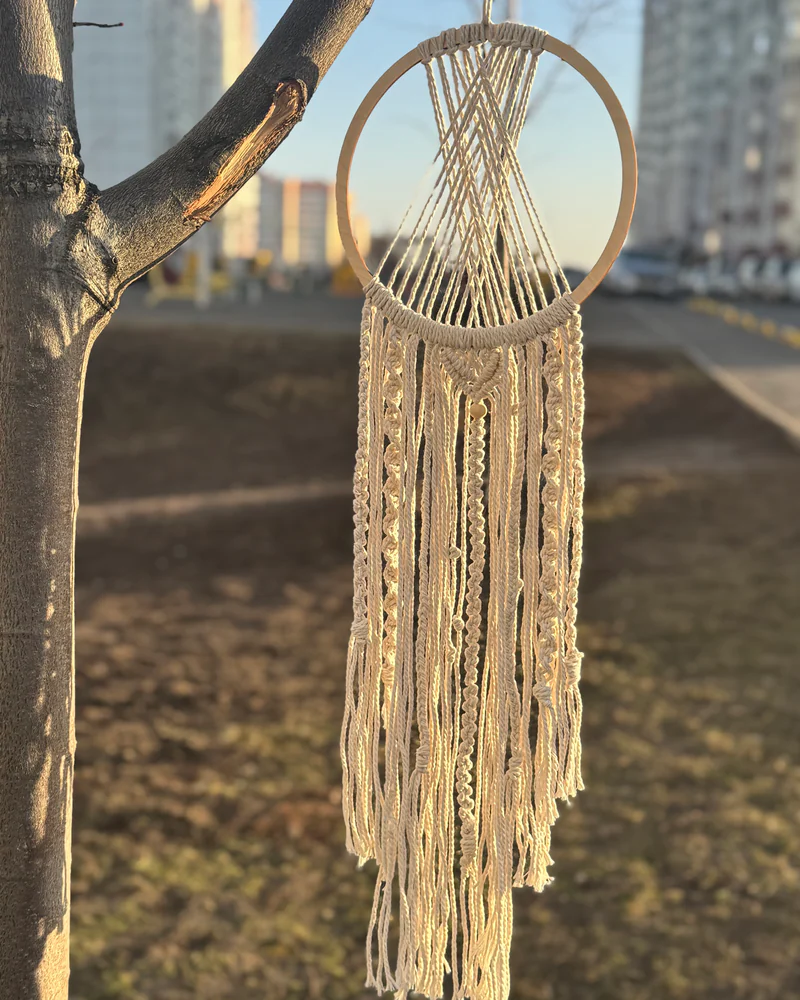 Панно макраме в стиле ловца снов