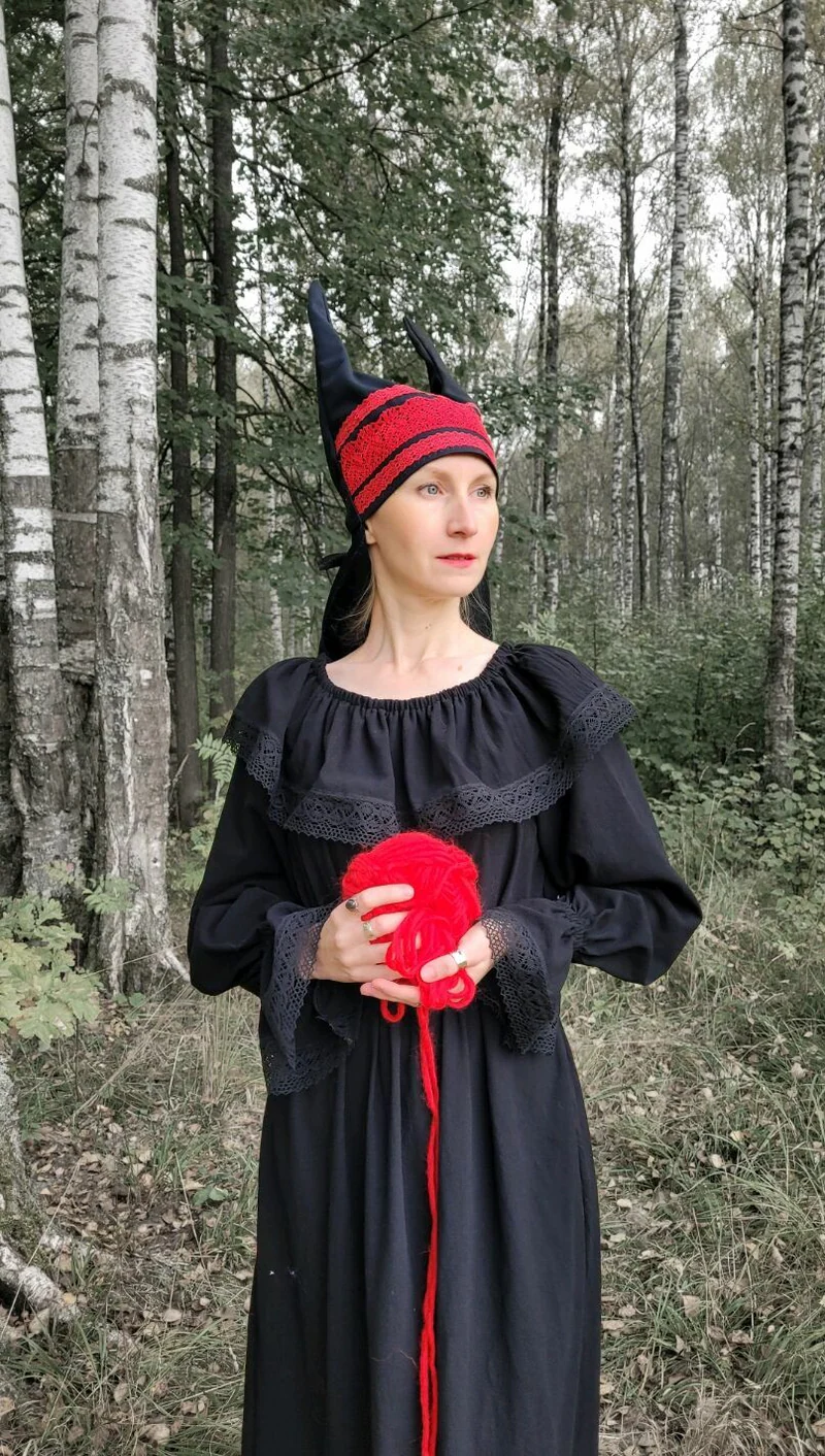 Кичка рогатая, чёрная