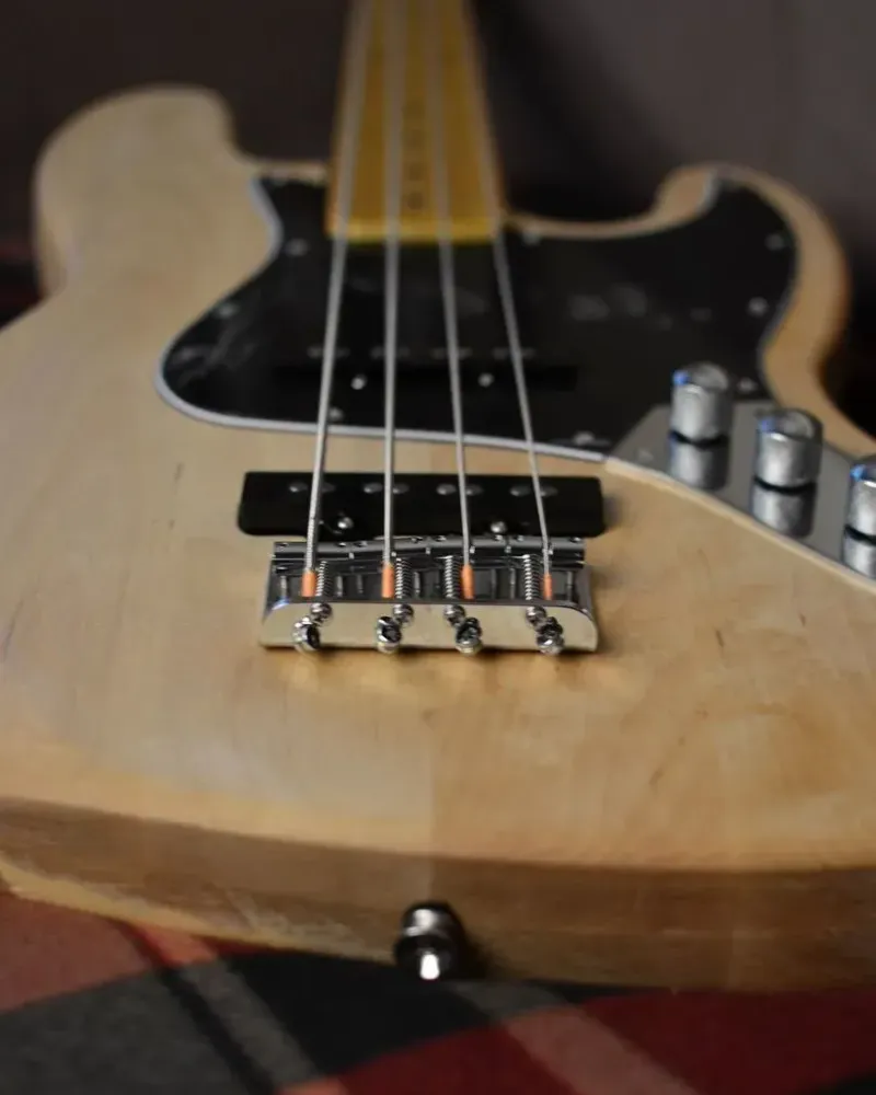 Бас-гитара Custom Jazz Bass — Берёза