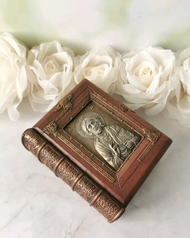 Шкатулка-книга «Библия»